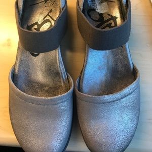 OTOT size 10 gold matte clog